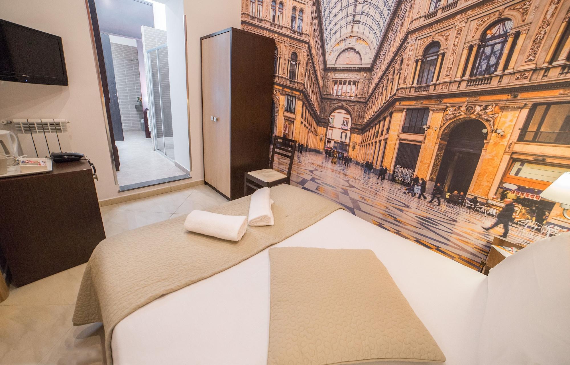B&B Chiaia 32 Napoli Bagian luar foto