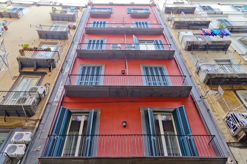 B&B Chiaia 32 Napoli Bagian luar foto
