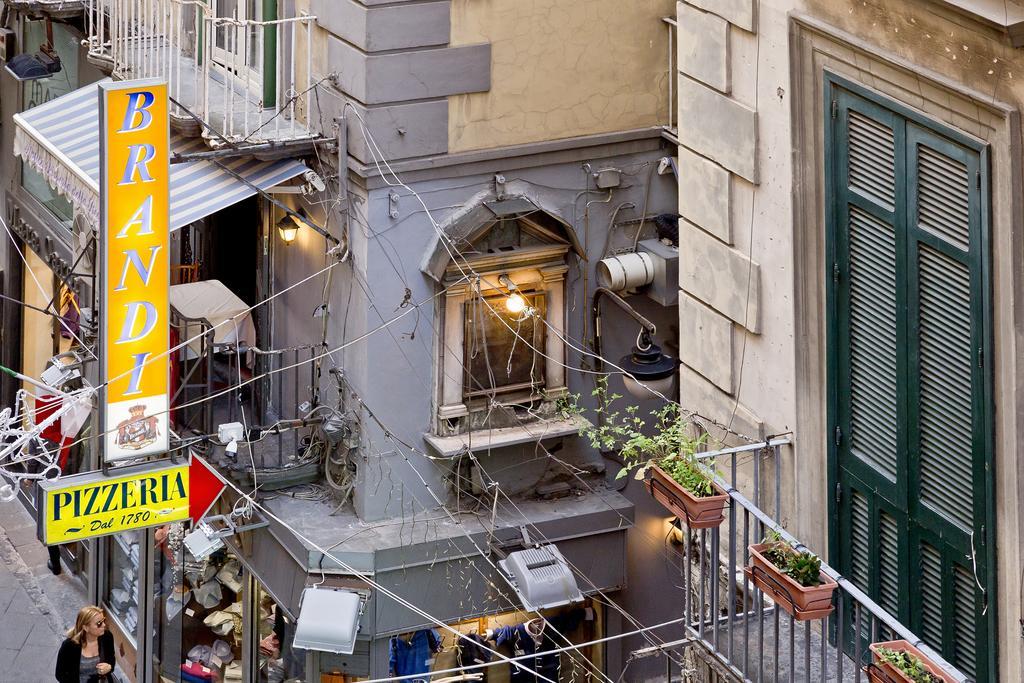 B&B Chiaia 32 Napoli Bagian luar foto