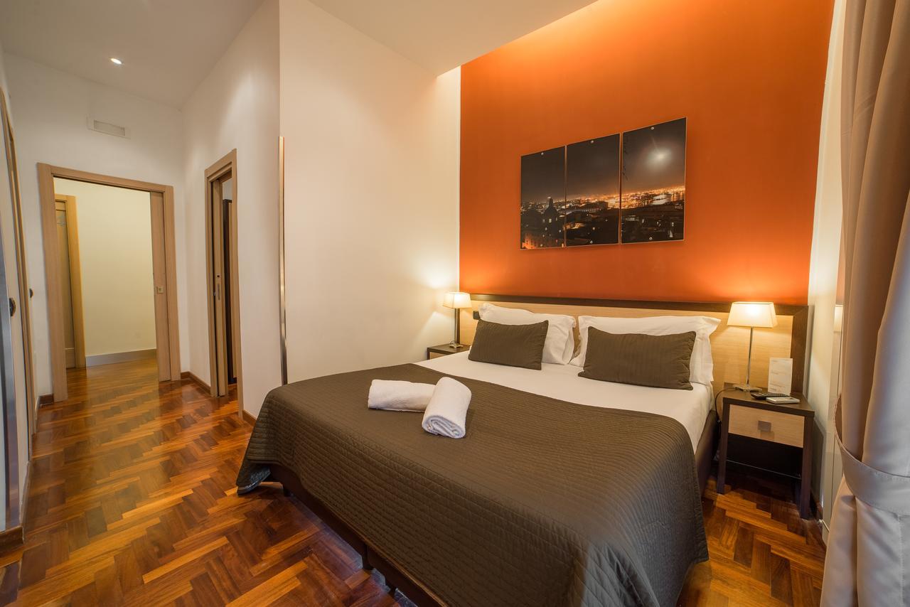 B&B Chiaia 32 Napoli Bagian luar foto