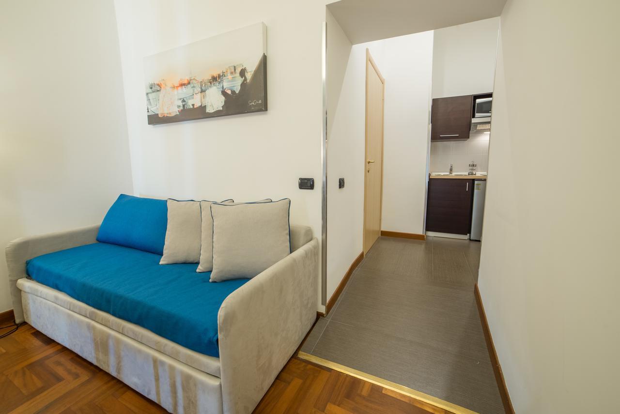 B&B Chiaia 32 Napoli Bagian luar foto