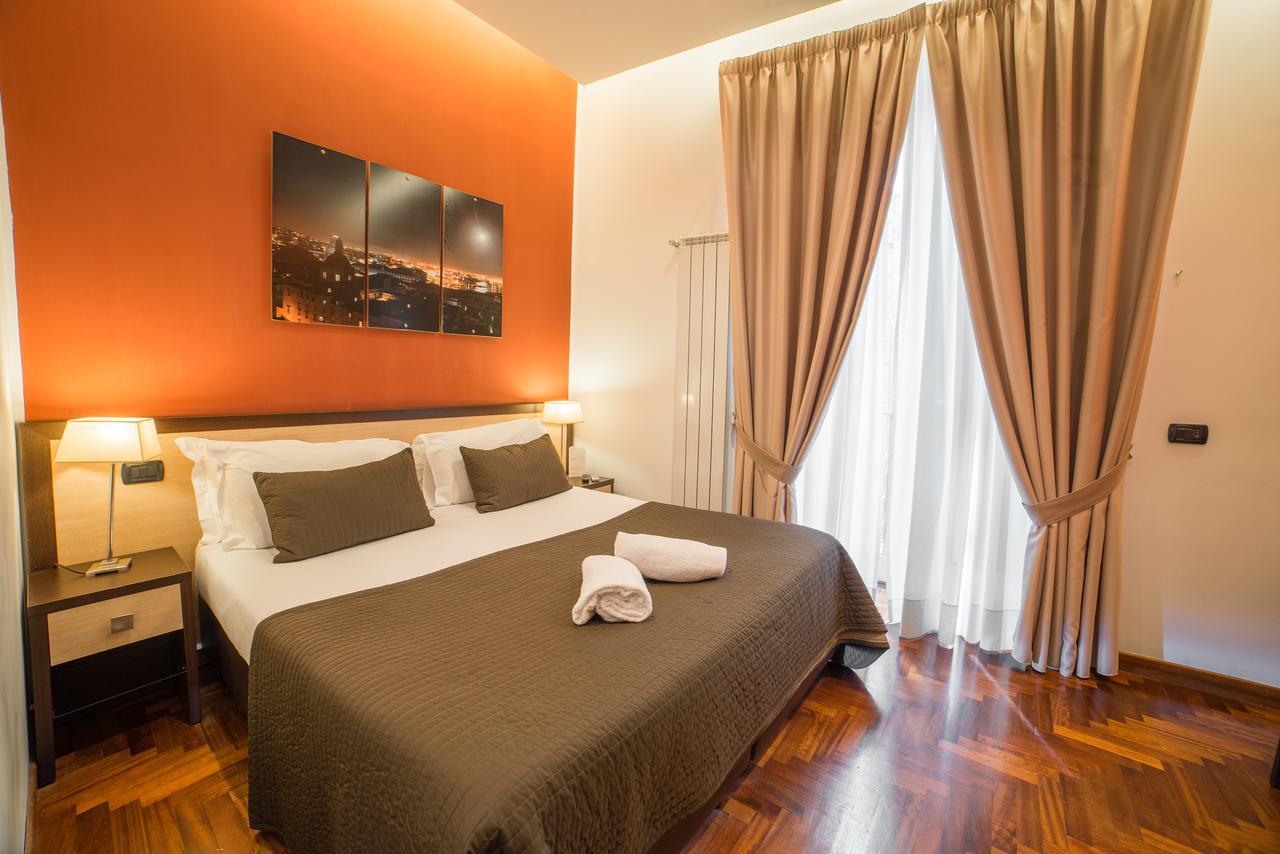 B&B Chiaia 32 Napoli Bagian luar foto