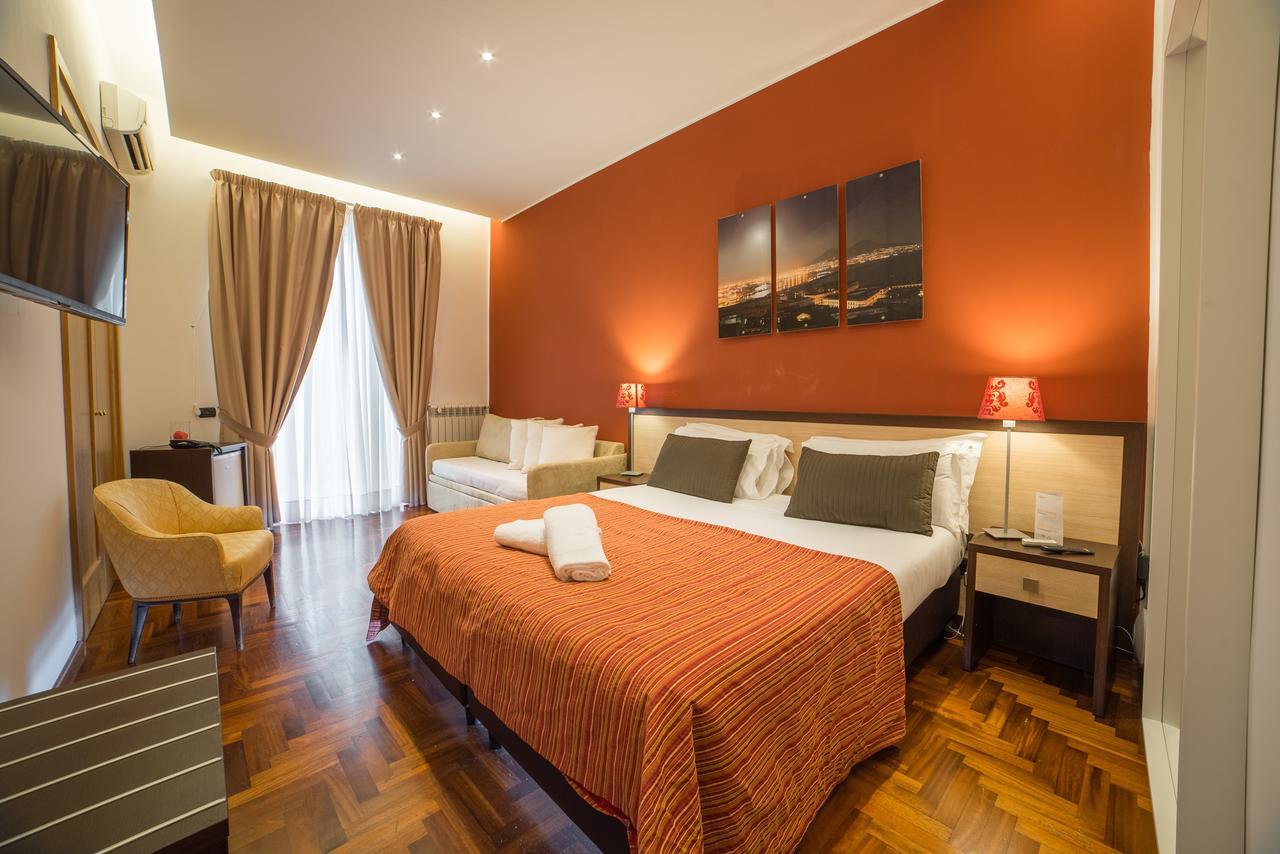 B&B Chiaia 32 Napoli Bagian luar foto
