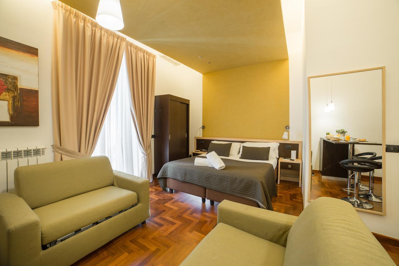 B&B Chiaia 32 Napoli Bagian luar foto