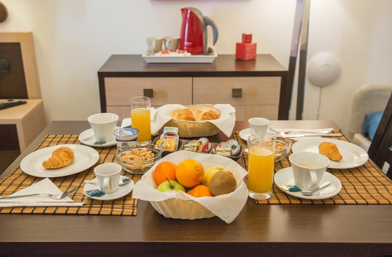 B&B Chiaia 32 Napoli Bagian luar foto