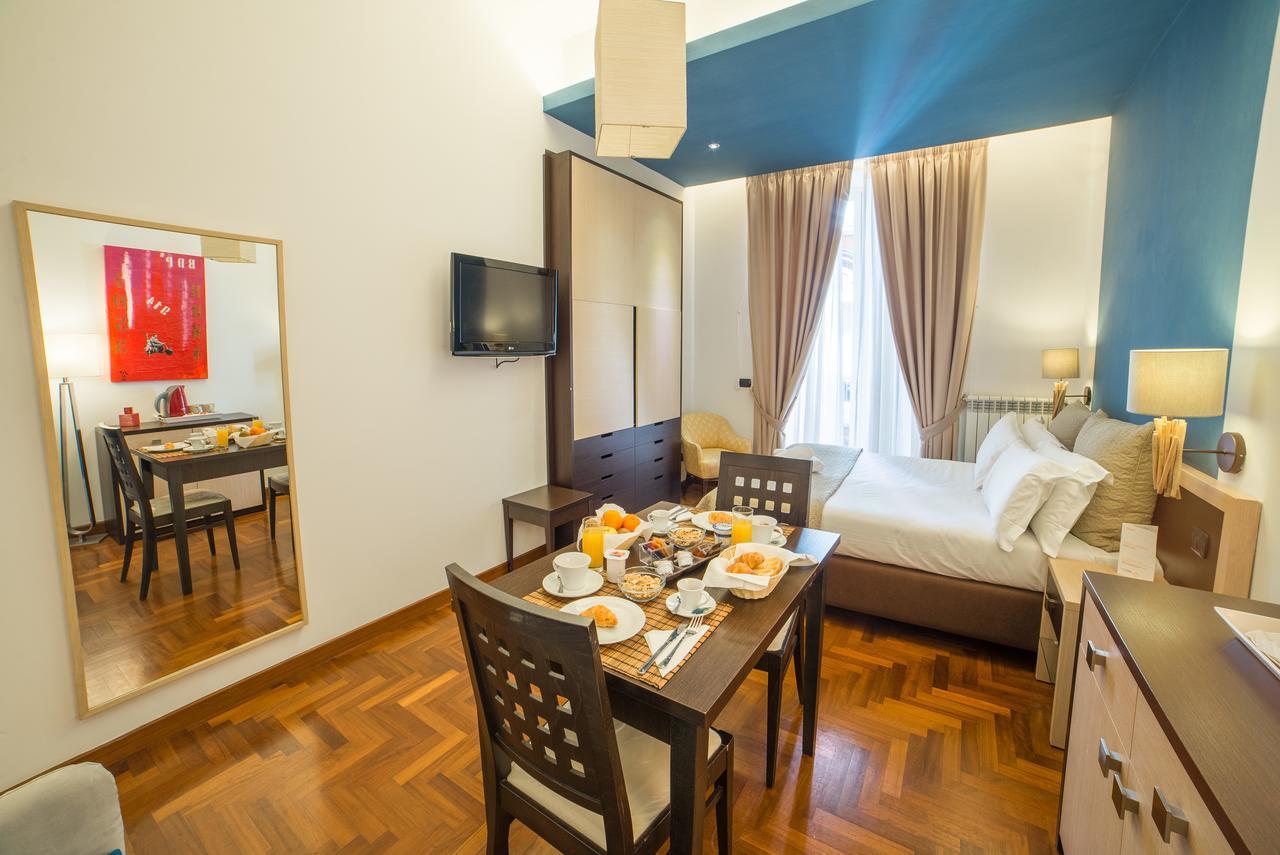 B&B Chiaia 32 Napoli Bagian luar foto