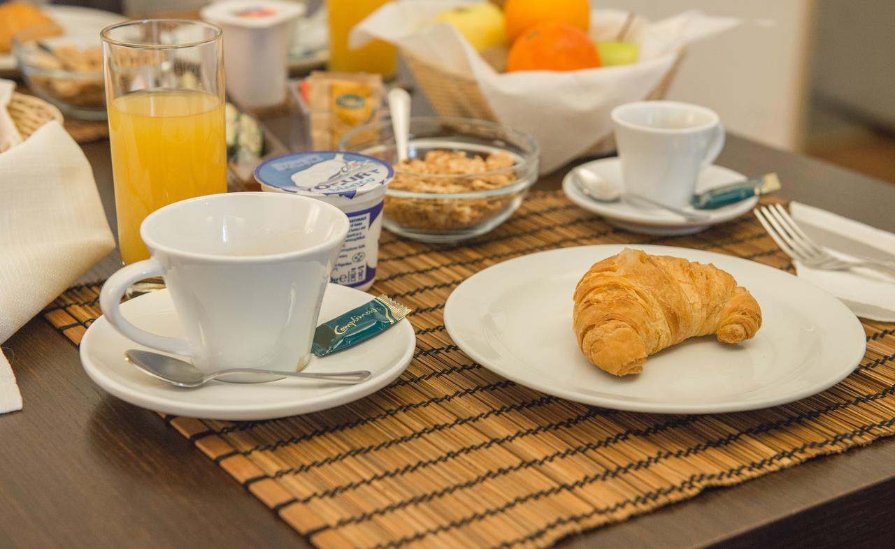 B&B Chiaia 32 Napoli Bagian luar foto